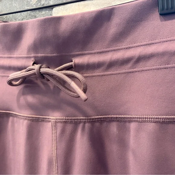 Vuori Plum Daily Leggings - Picture 3 of 7